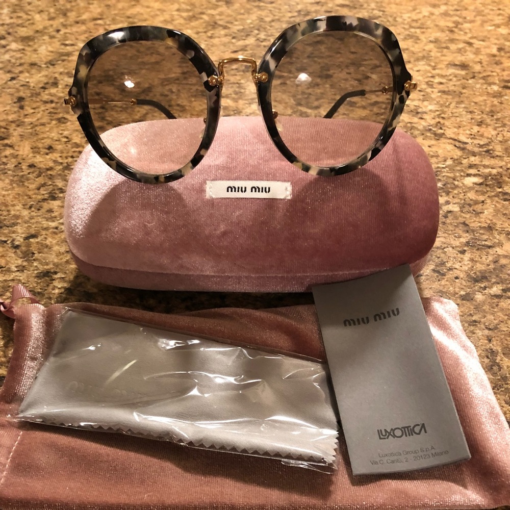 HOT🔥 Miu Miu Sunglasses